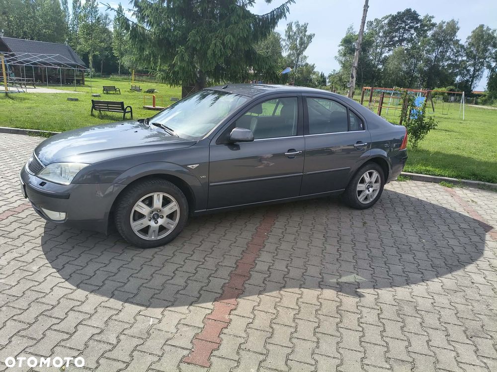 Ford Mondeo 2.5 V6 Ghia - 1