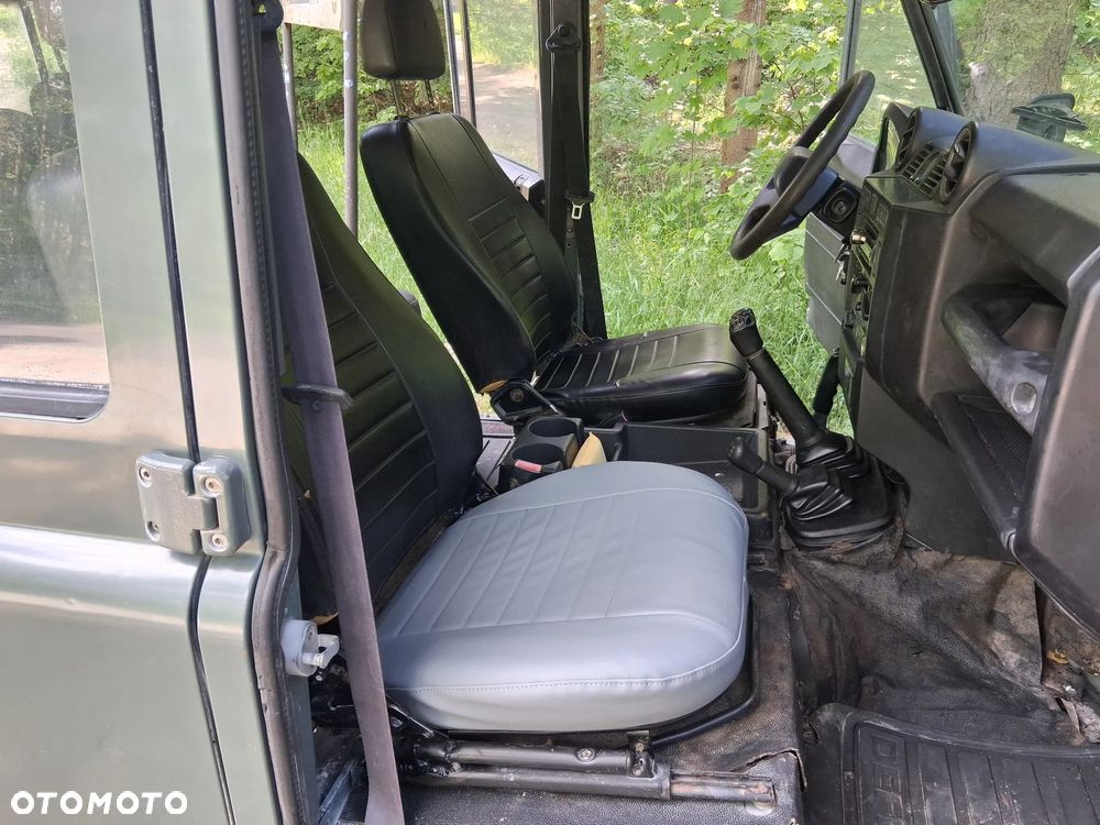 Land Rover Defender 2.4 TD4 SE - 10