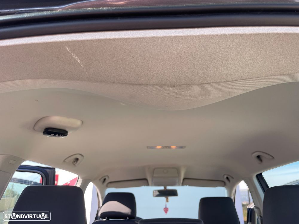 VW Touran 1.9 TDi Conceptline - 11