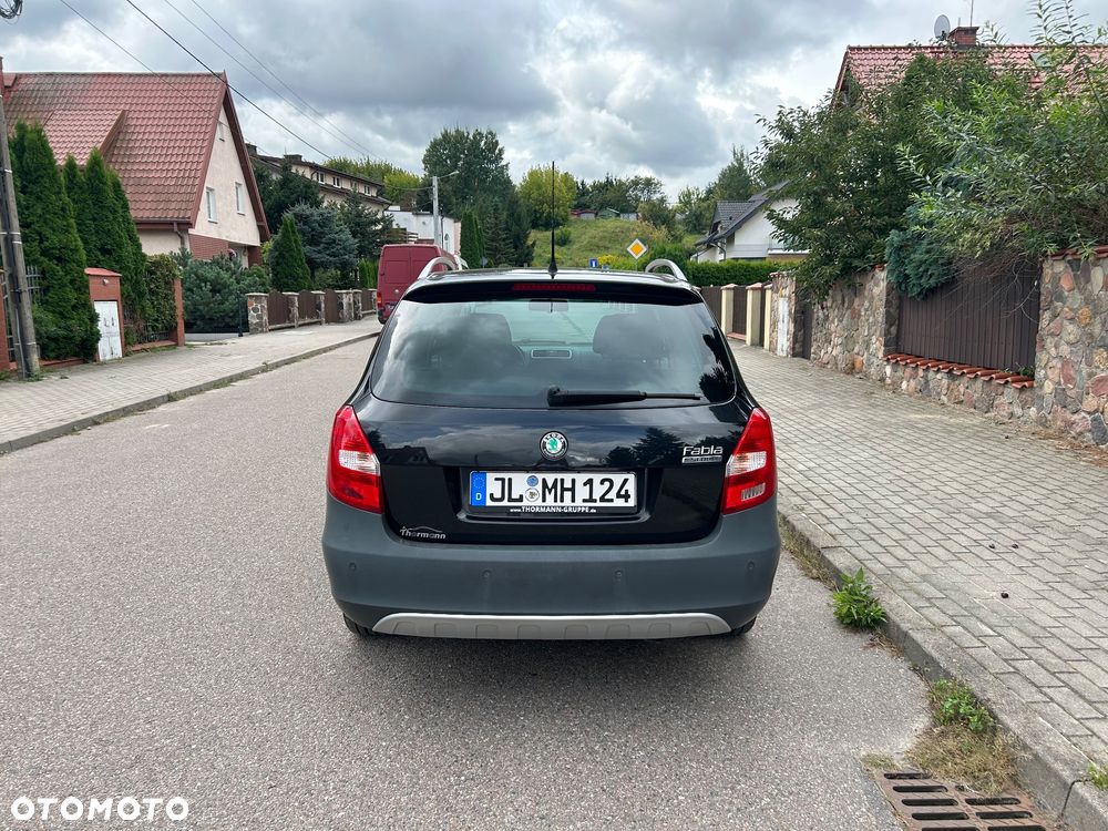 Skoda Fabia 1.6 16V Scout - 23