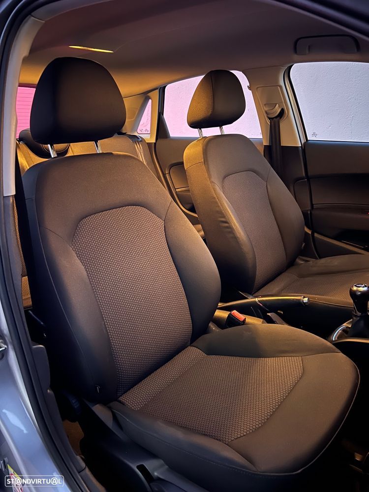 Audi A1 1.6 TDI S-line - 32