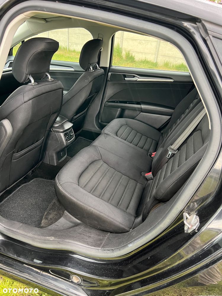 Ford Fusion - 4