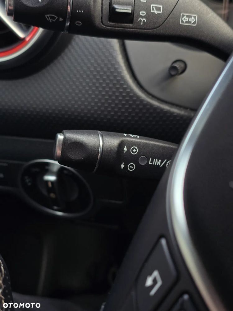 Mercedes-Benz Klasa A 180 CDI AMG Line - 32