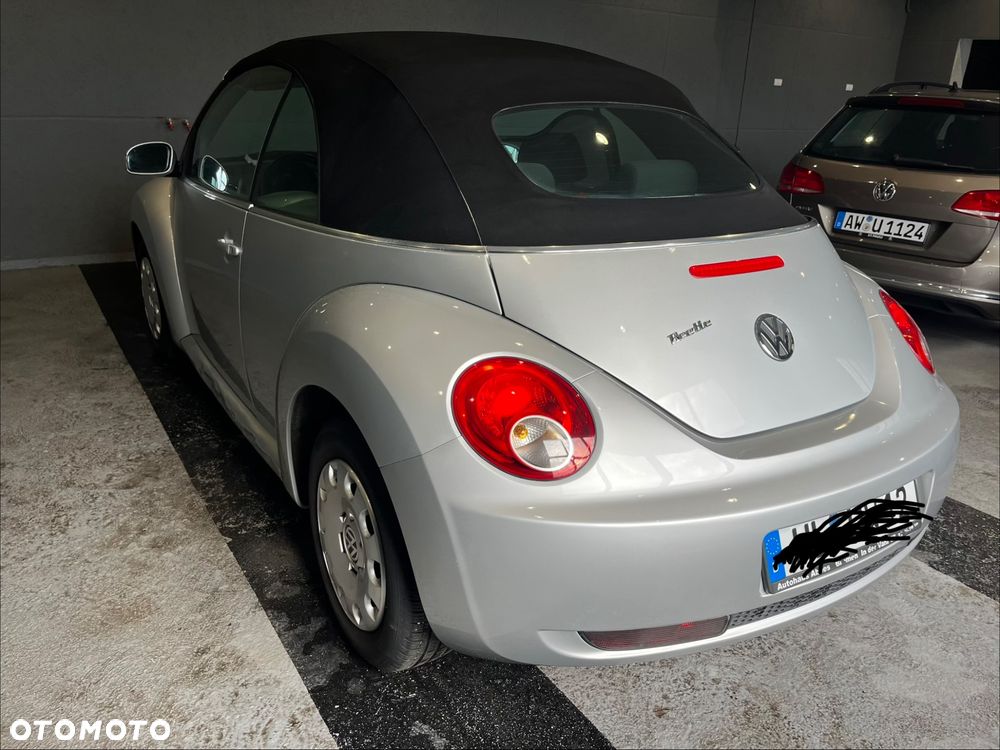 Volkswagen New Beetle - 4