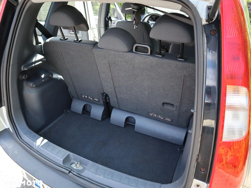 Mitsubishi Colt 1.3 Inform - 12