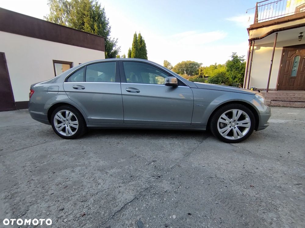 Mercedes-Benz Klasa C 180 CGI Automatik BlueEFFICIENCY Avantgarde - 6