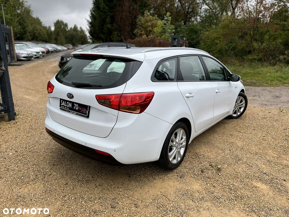 Kia Ceed 1.6 GDI Dream Team Edition - 4