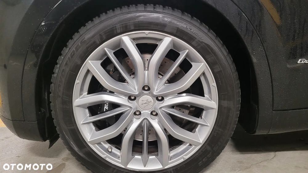 Maserati Levante S Granlusso - 13