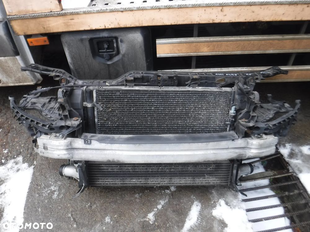 Audi A4 B8  A5 8T pas wzmocnienie przod 2.7 3.0 TDI kpl chlodnice automat