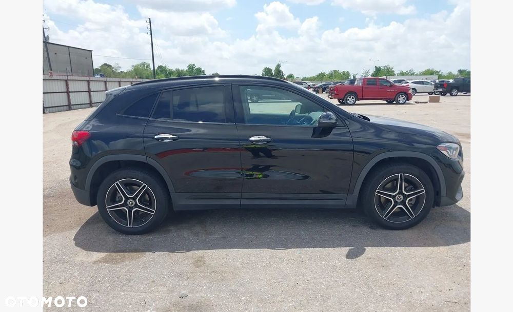 Mercedes-Benz GLA - 5