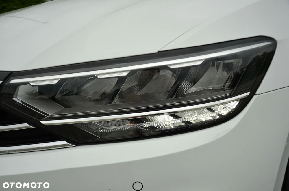 Volkswagen Passat - 28