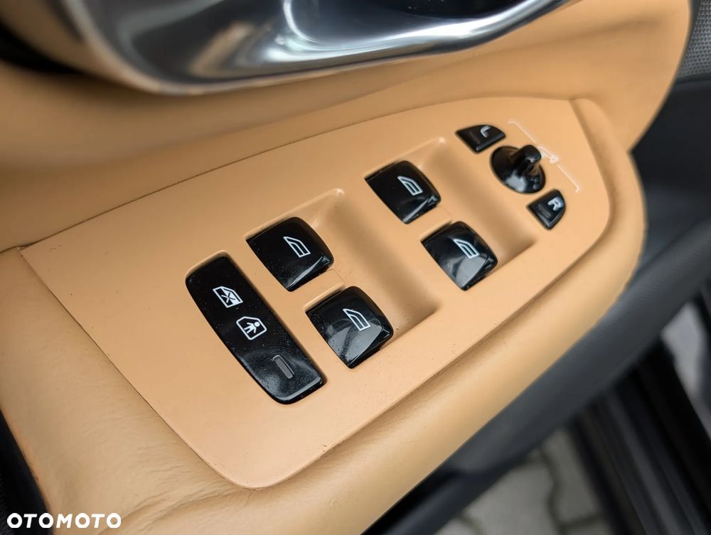 Volvo XC 90 D5 AWD Inscription 7os - 28