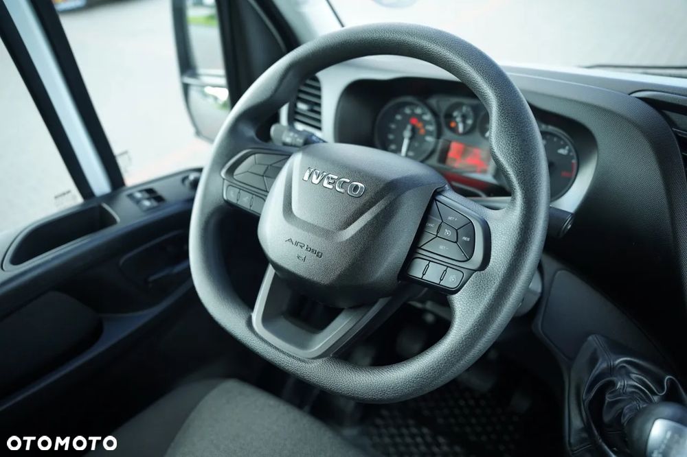 Iveco DAILY 35-160 / KONTENER - 4,3 M / WINDA SORENSEN - 750 KG / 3 MIEJSCA / BLIŹNIAK / SPROWADZONY / - 25