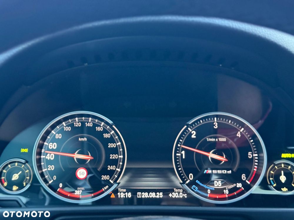 BMW Seria 5 M550d xDrive - 15
