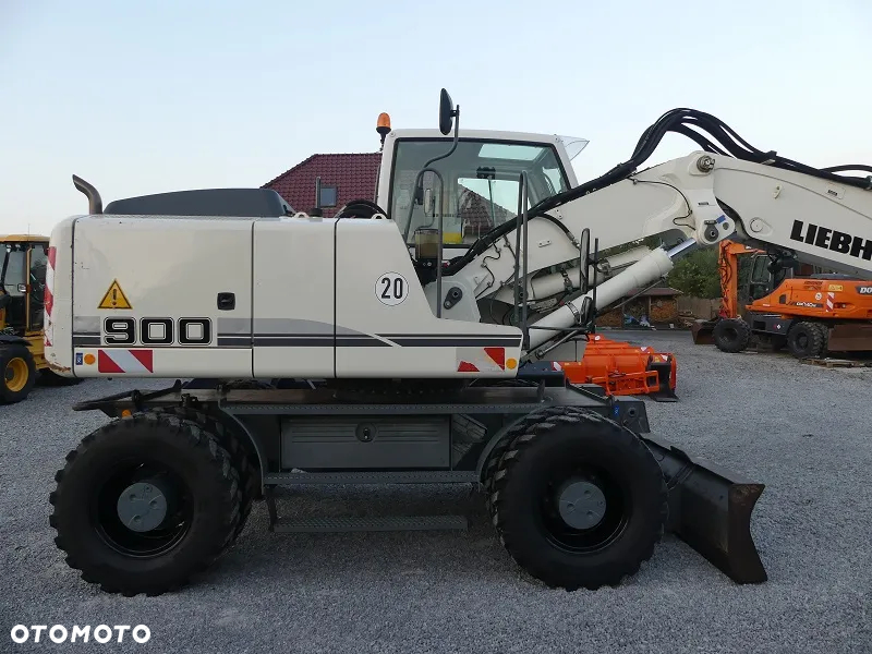 Liebherr A900C z Niemiec / Super Stan / - 36