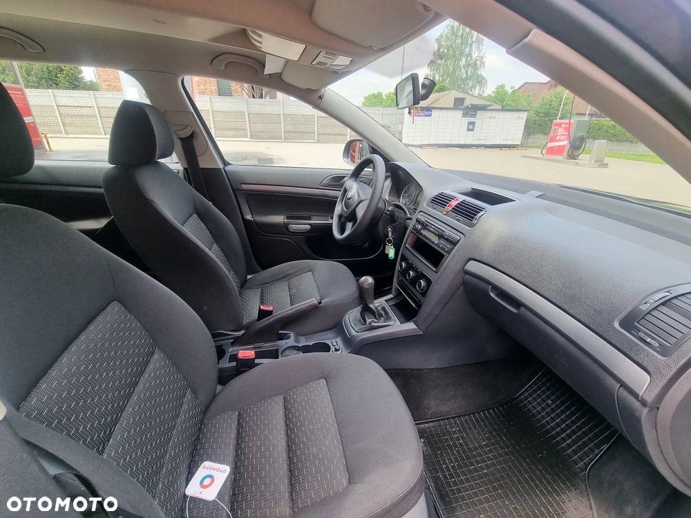 Skoda Octavia 1.6 Ambiente EU5 - 13