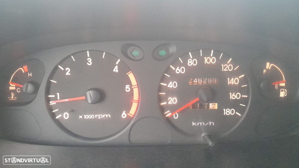 Hyundai H-1 Starex - 6