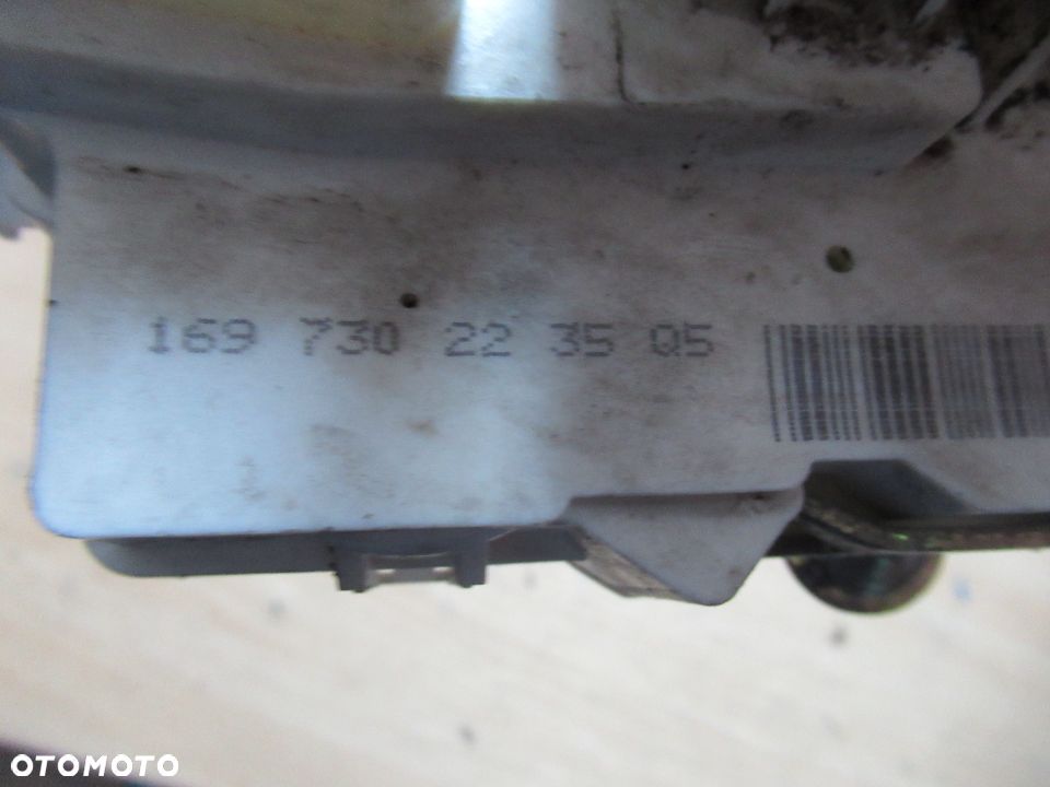 ZAMEK  DRZWI MERCEDES PRAWY TYŁ 1697302235 - 2