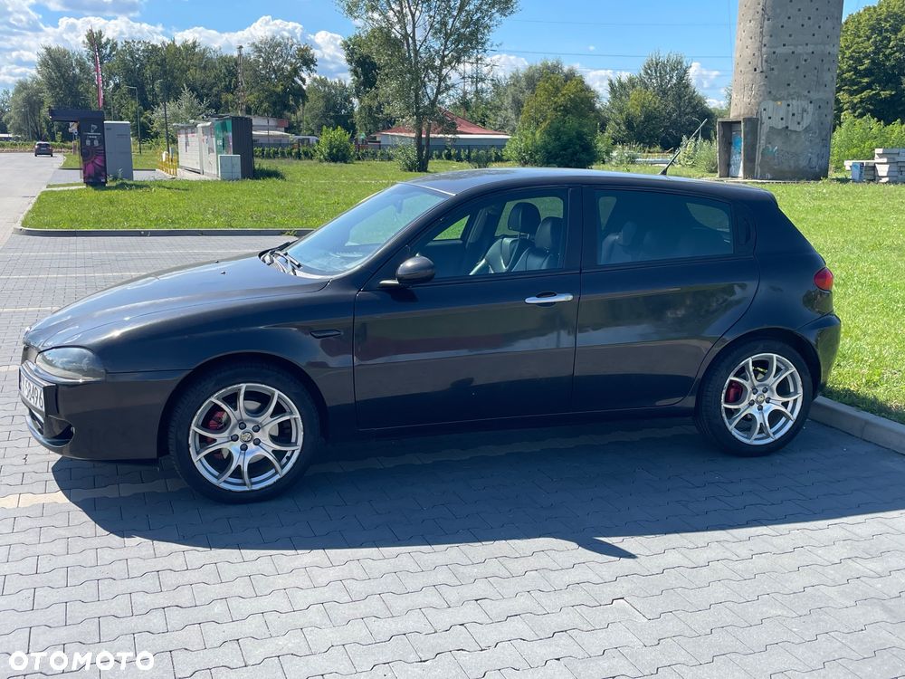 Alfa Romeo 147 2.0 Twin Spark Distinctive - 9