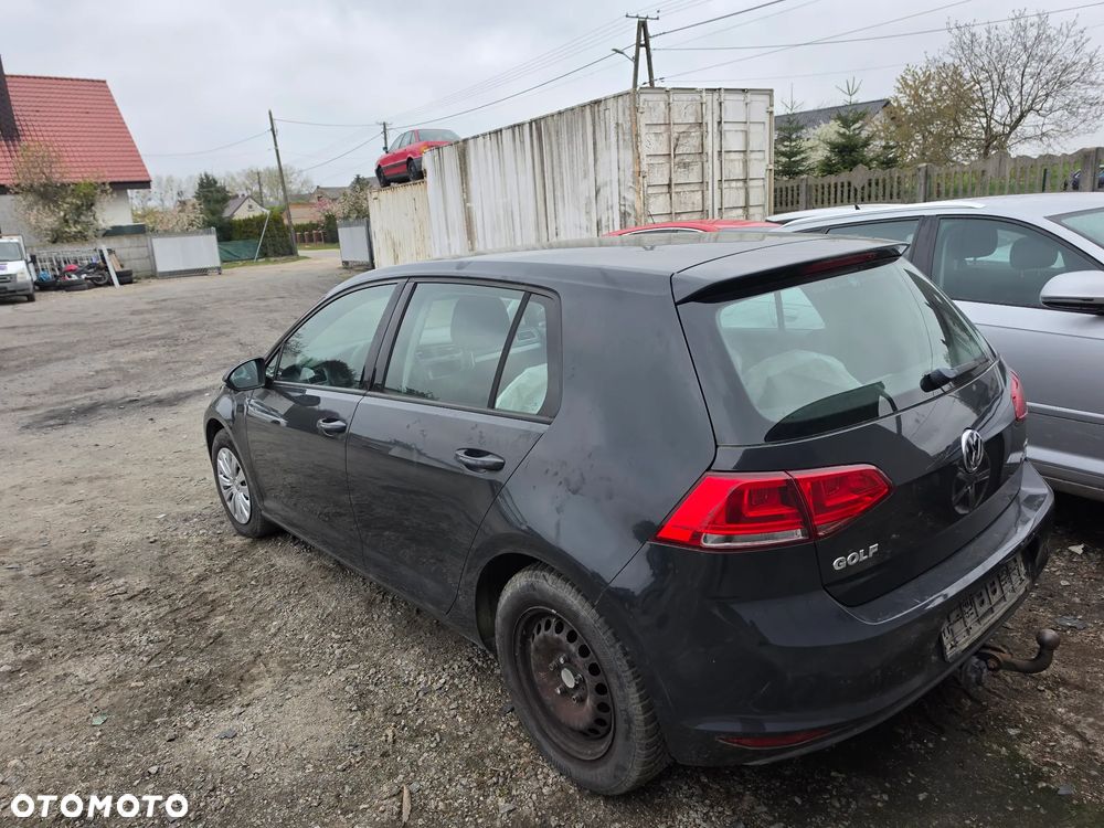 Volkswagen Golf 1.2 TSI BMT Trendline Perfectline - 33