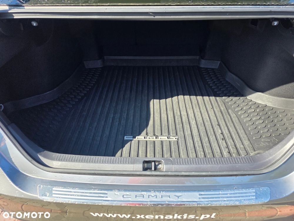 Toyota Camry 2.5 Hybrid Comfort CVT - 6
