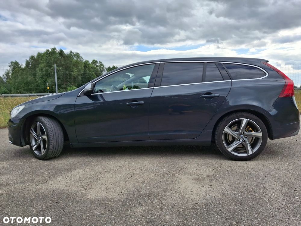 Volvo V60 D3 R-Design - 14
