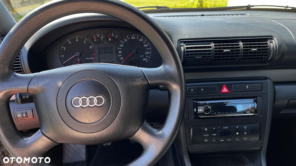 Audi A4 Limousine - 16