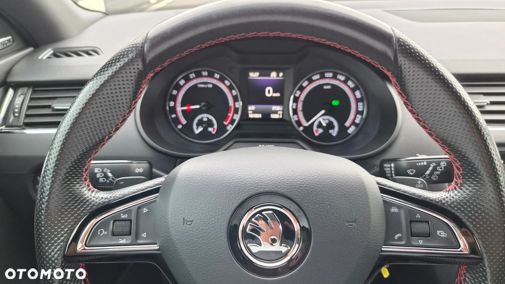 Skoda Octavia 2.0 TDI DSG RS - 16