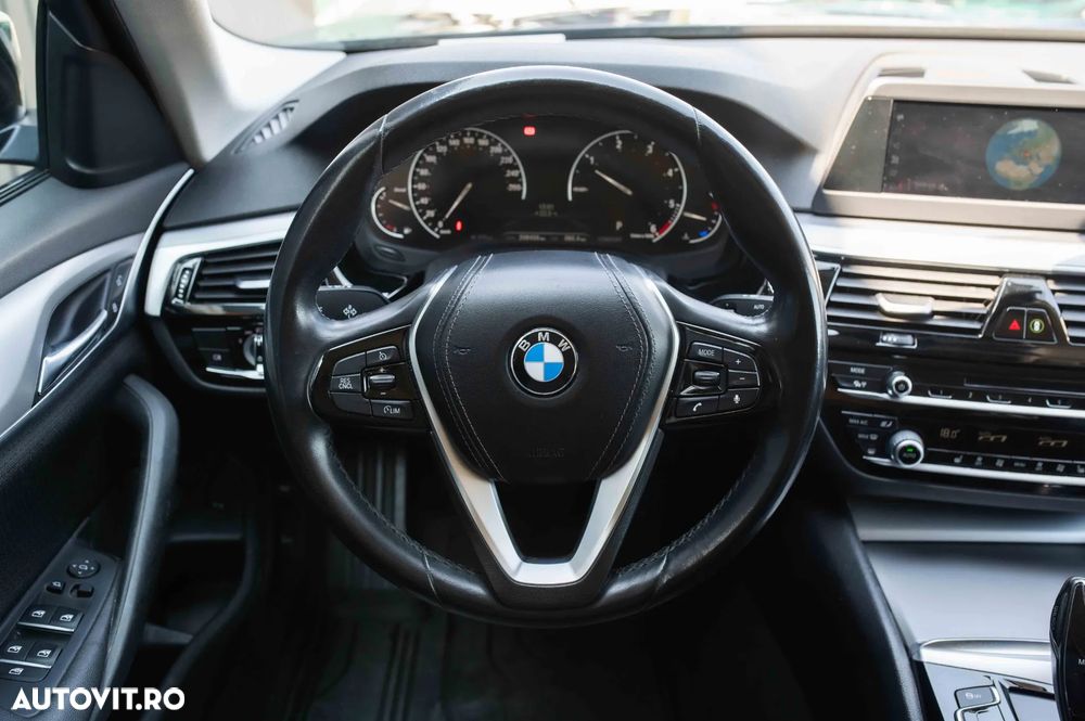BMW Seria 5 520d xDrive AT - 13
