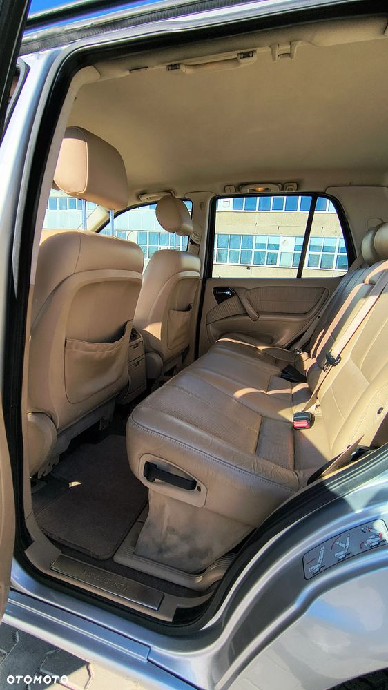 Mercedes-Benz ML - 13