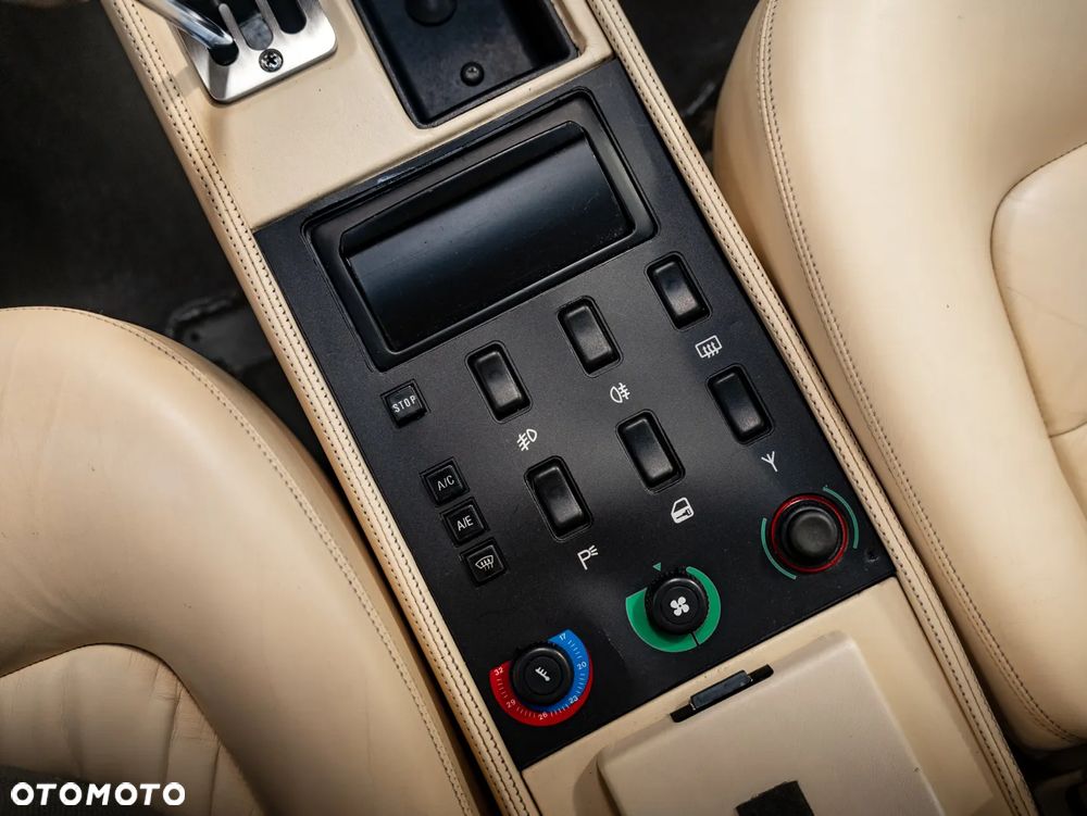 Ferrari Mondial - 33