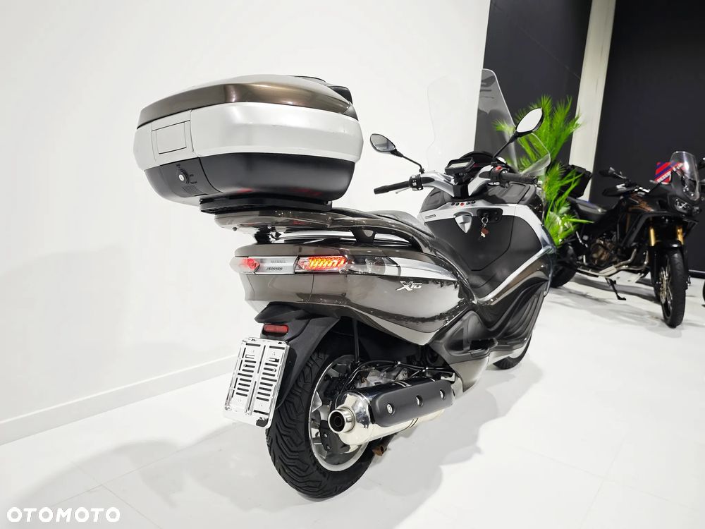 Piaggio X10 - 12