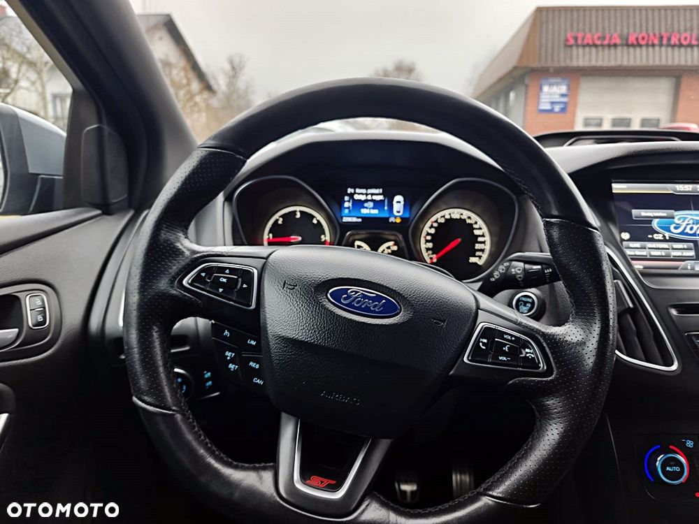 Ford Focus 2.0 TDCi ST - 19