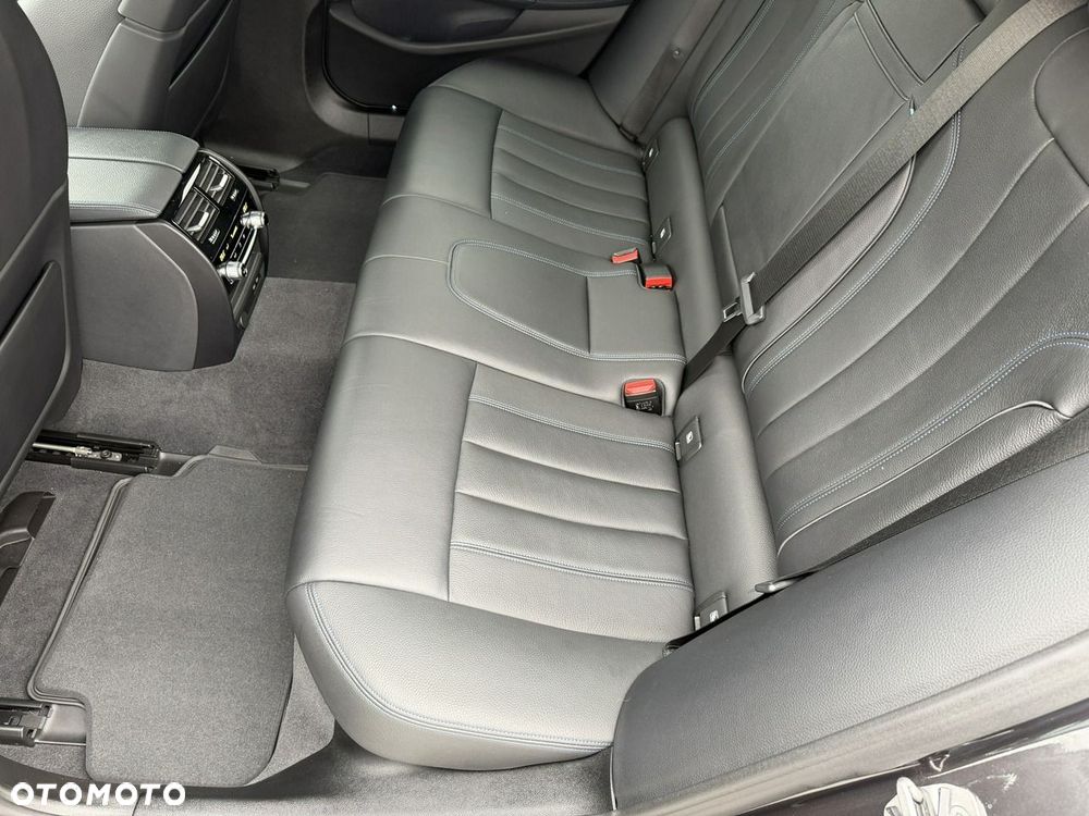 BMW Seria 5 520d xDrive mHEV M Sport sport - 24