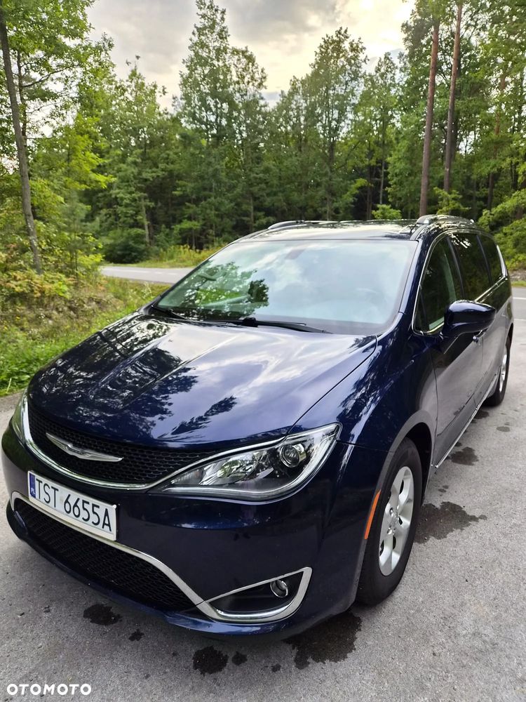 Chrysler Pacifica - 13