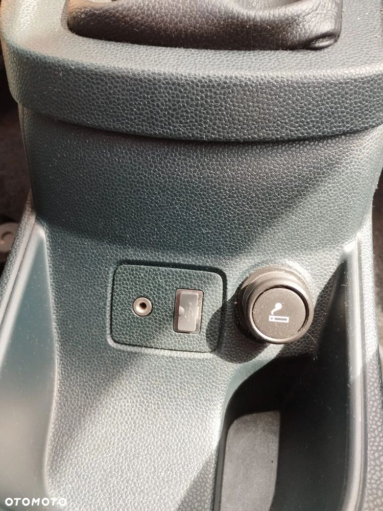 Ford Fiesta 1.6 TDCi DPF Gold X - 37