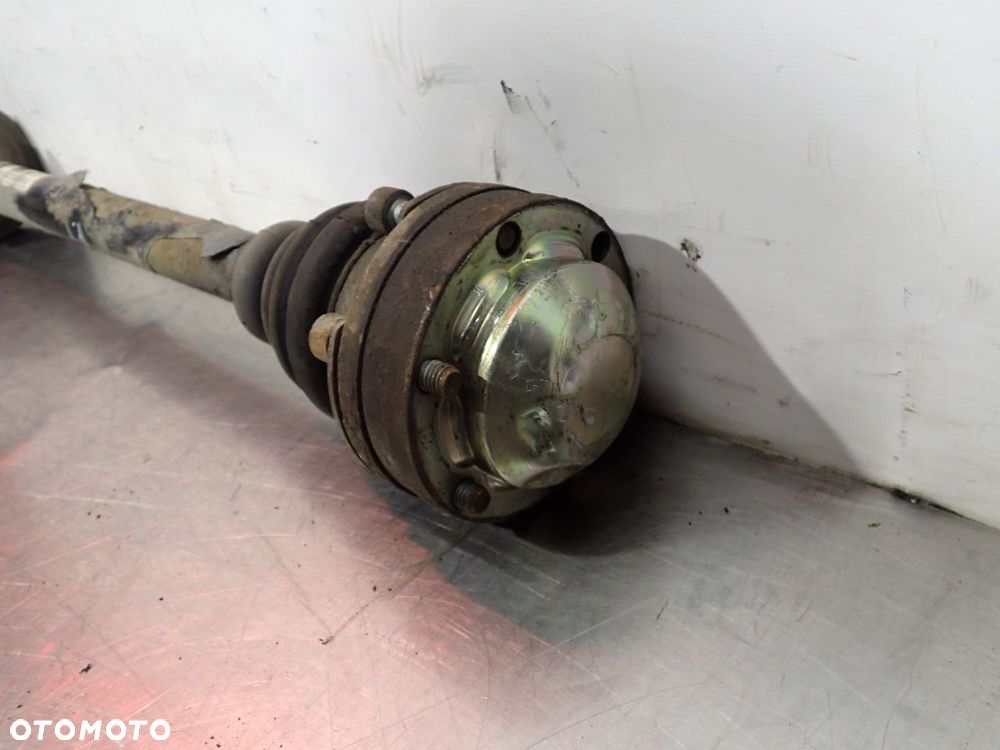 PÓŁOŚ PRAWA TYLNA AUDI A4 B6 - 5