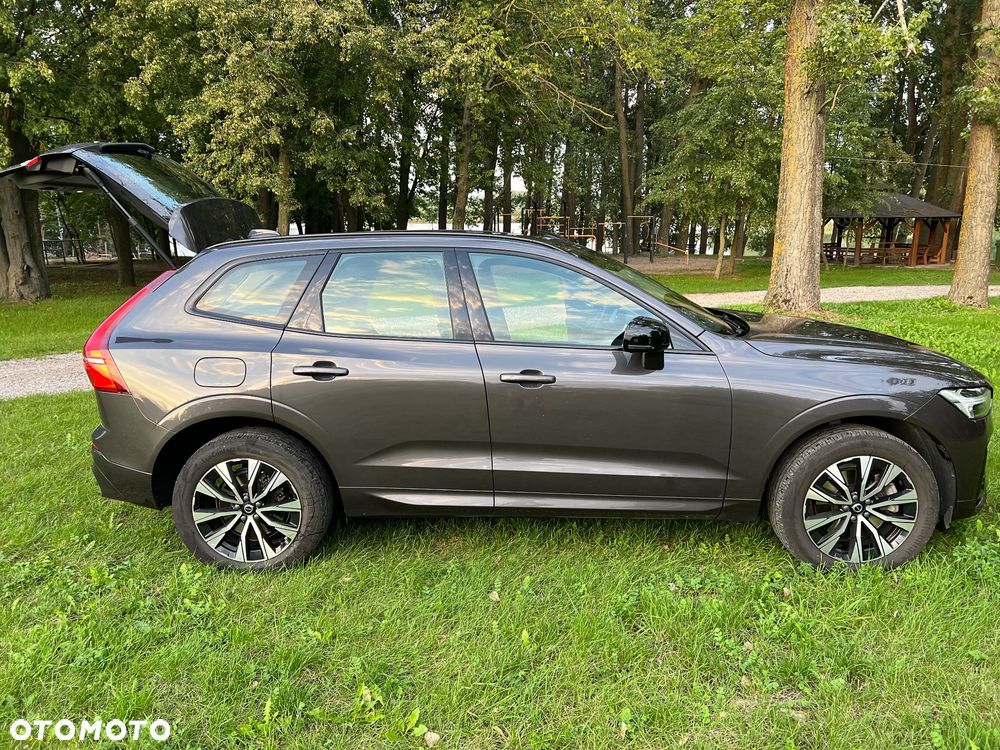 Volvo XC 60 B4 D Plus Dark - 4