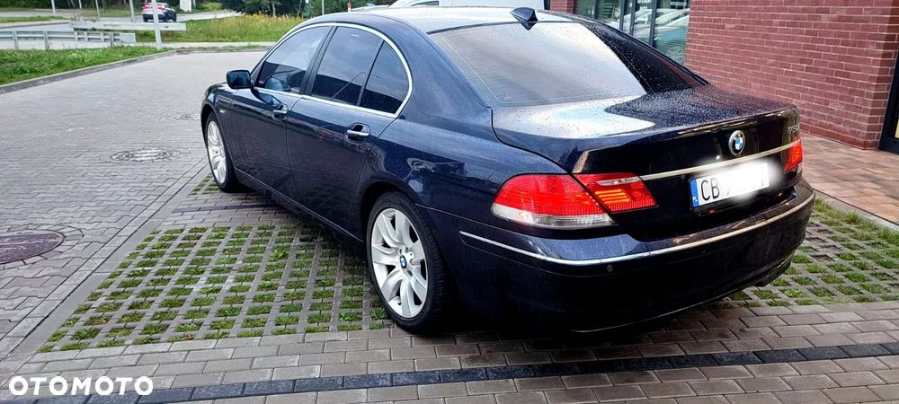 BMW Seria 7 750i - 5