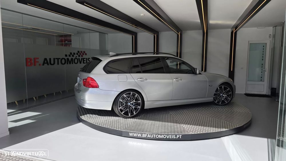 BMW 320 d EfficientDynamics Navigation - 8