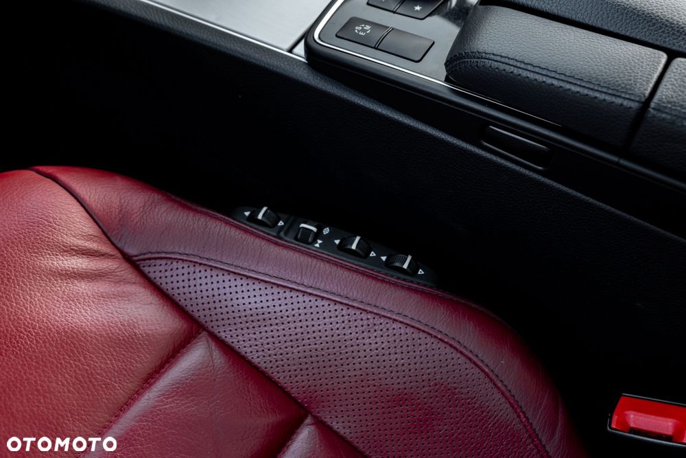 Mercedes-Benz Klasa E 250 7G-TRONIC - 26