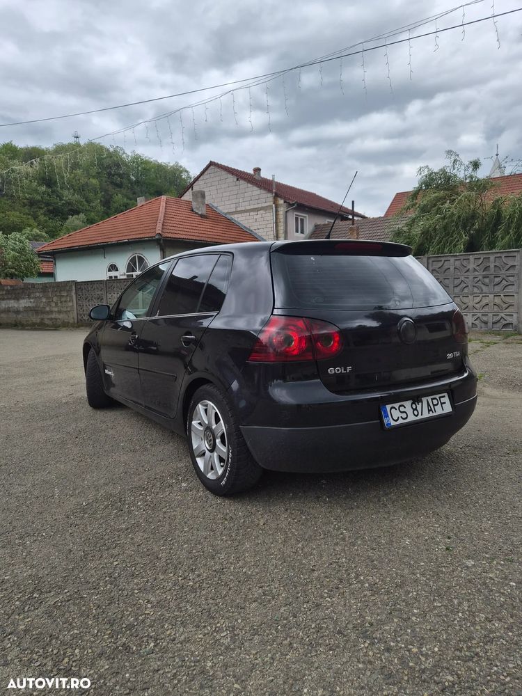 Volkswagen Golf 2.0 TDI Sportline - 3