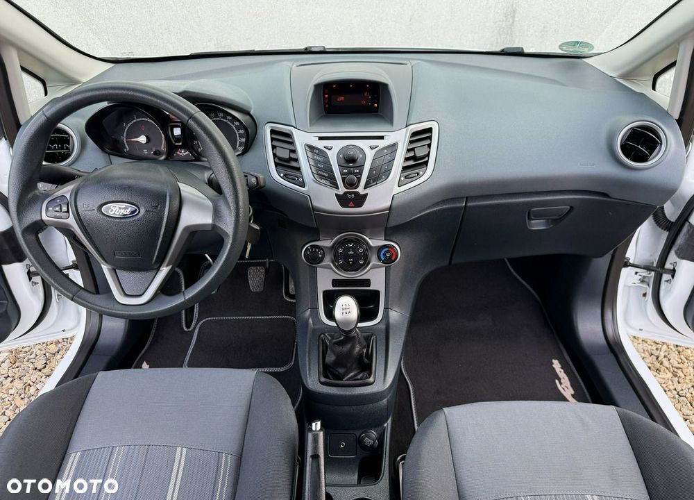 Ford Fiesta 1.25 Ambiente EU5 - 14