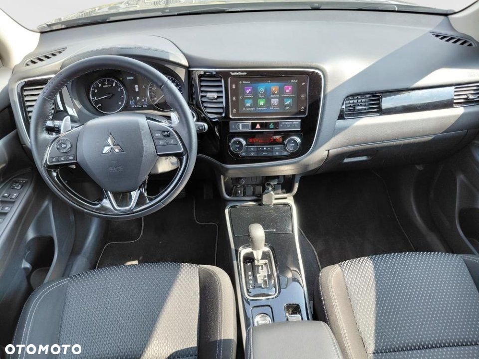 Mitsubishi Outlander - 7