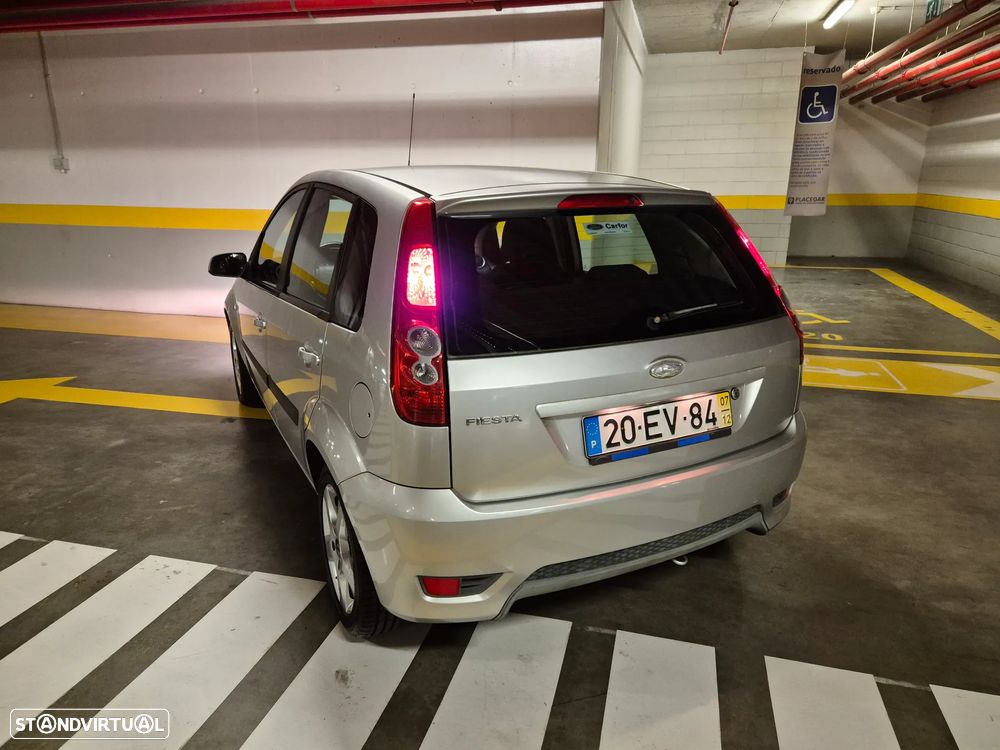 Ford Fiesta 1.25 Trend - 13