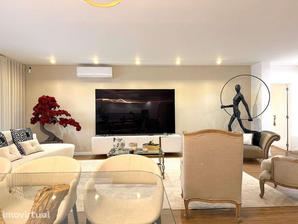 Apartamento T4 como novo, Terraço de 280 m2 e Garagem Box - Grande imagem: 2/43