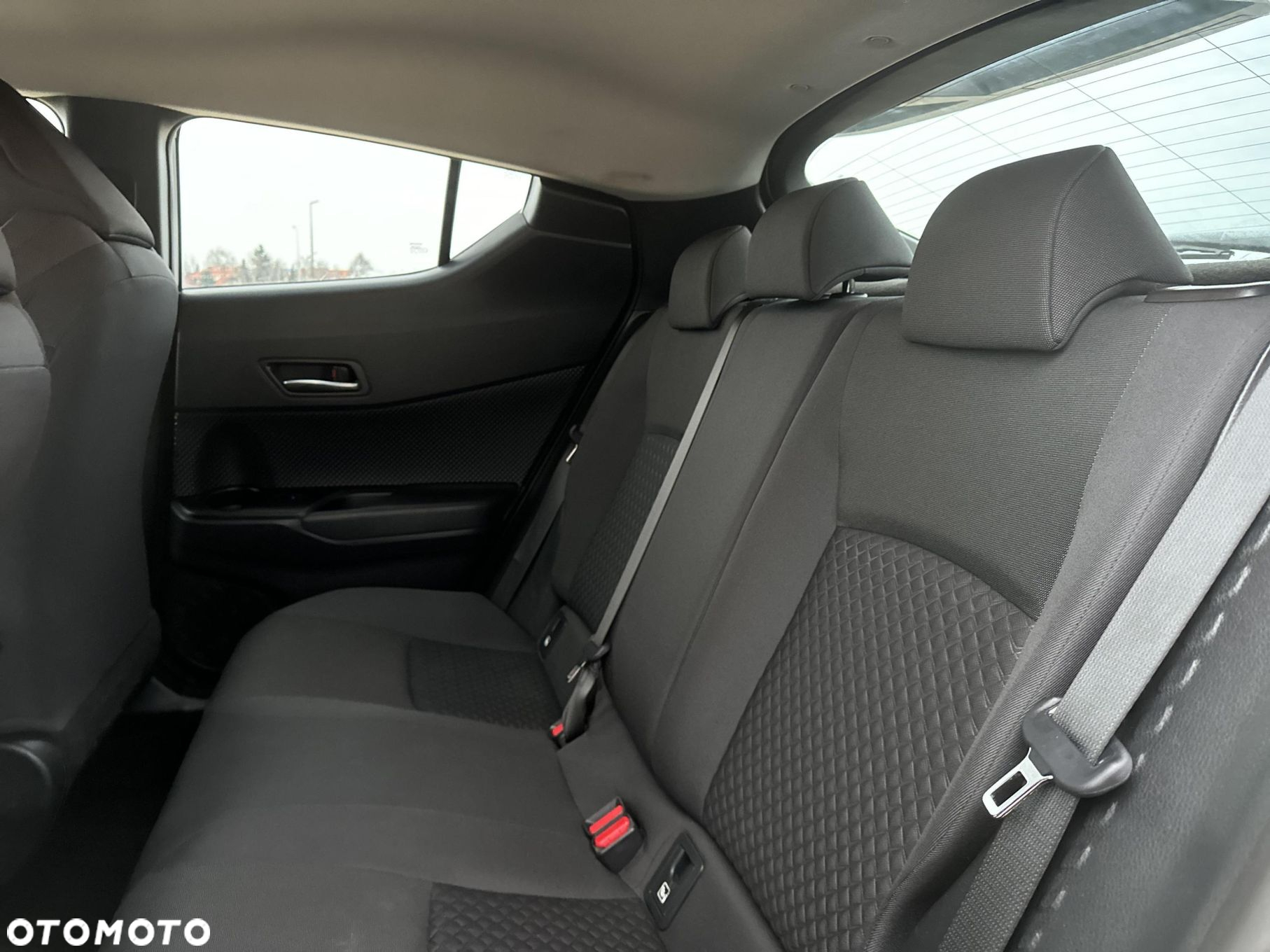 Toyota C-HR - 12
