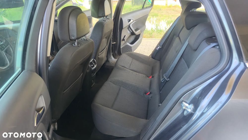 Opel Insignia 1.6 - 24