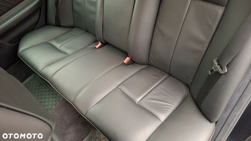 Mercedes-Benz Klasa E - 10