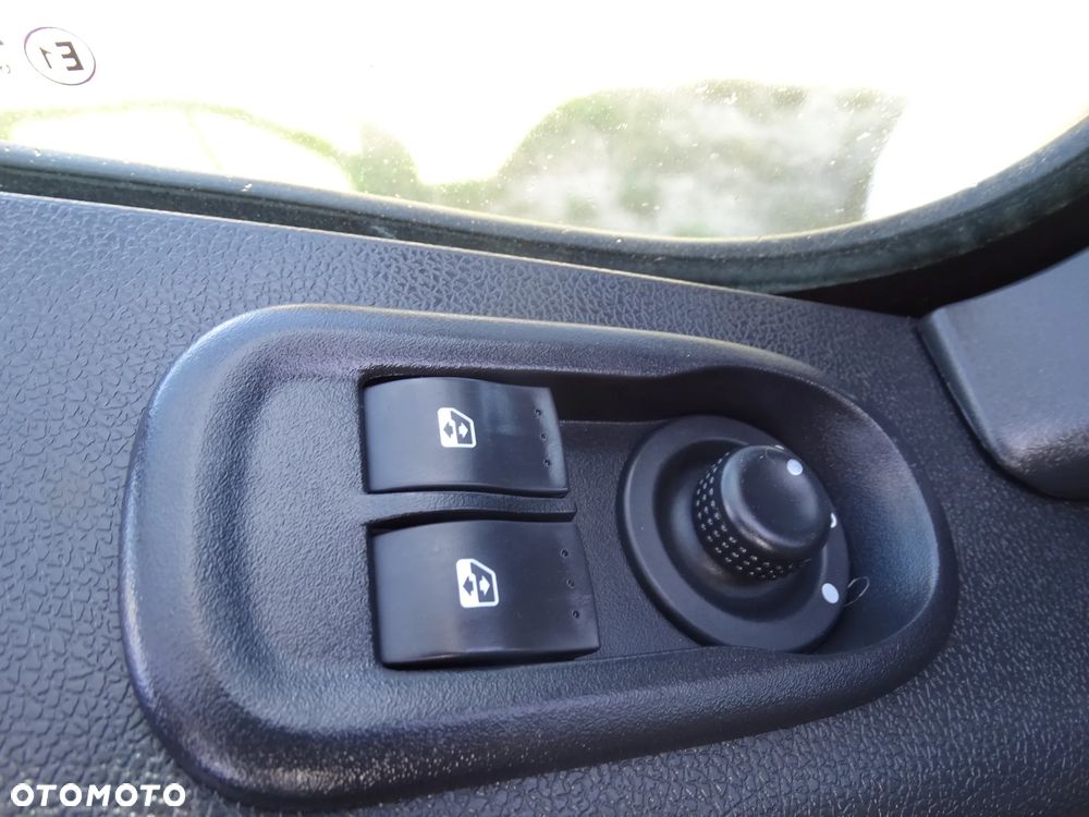 Nissan NV400 - 10